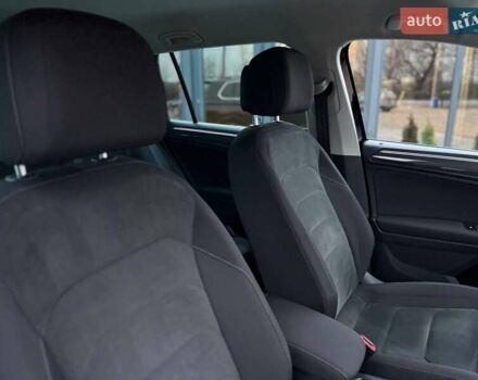 Чорний Фольксваген Тігуан, об'ємом двигуна 1.98 л та пробігом 235 тис. км за 21799 $, фото 37 на Automoto.ua