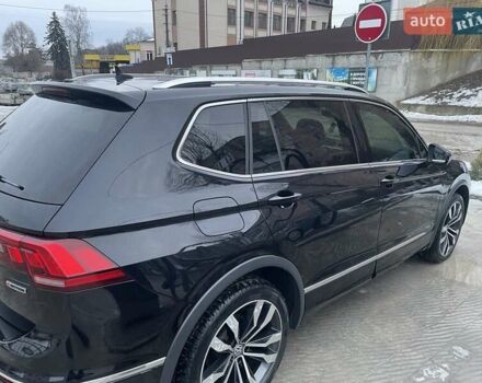 Черный Фольксваген Тигуан, объемом двигателя 2 л и пробегом 60 тыс. км за 30000 $, фото 4 на Automoto.ua