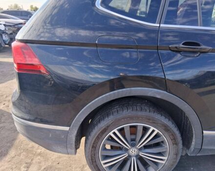 Черный Фольксваген Тигуан, объемом двигателя 2 л и пробегом 129 тыс. км за 13900 $, фото 11 на Automoto.ua