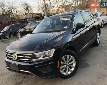 Черный Фольксваген Тигуан, объемом двигателя 2 л и пробегом 188 тыс. км за 12890 $, фото 4 на Automoto.ua