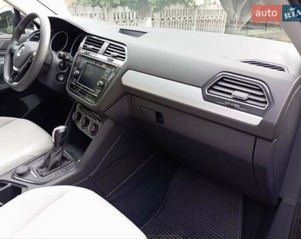 Черный Фольксваген Тигуан, объемом двигателя 2 л и пробегом 149 тыс. км за 16800 $, фото 25 на Automoto.ua