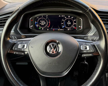 Чорний Фольксваген Тігуан, об'ємом двигуна 1.97 л та пробігом 243 тис. км за 23200 $, фото 10 на Automoto.ua