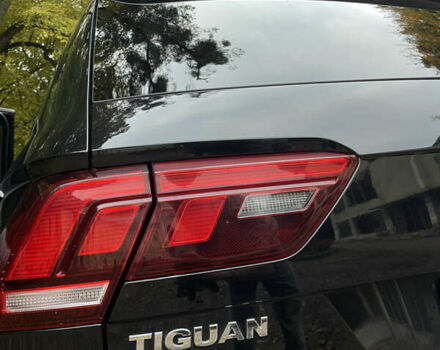 Чорний Фольксваген Тігуан, об'ємом двигуна 1.98 л та пробігом 105 тис. км за 20500 $, фото 10 на Automoto.ua