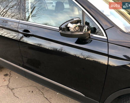 Черный Фольксваген Тигуан, объемом двигателя 2 л и пробегом 188 тыс. км за 12890 $, фото 16 на Automoto.ua