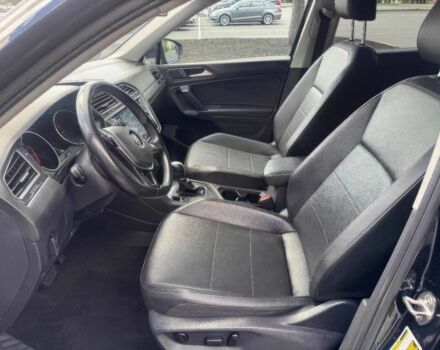 Черный Фольксваген Тигуан, объемом двигателя 2 л и пробегом 37 тыс. км за 13000 $, фото 8 на Automoto.ua