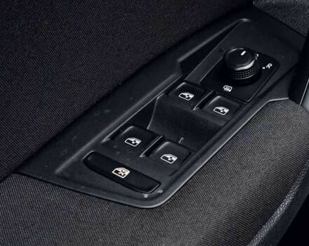 Чорний Фольксваген Тігуан, об'ємом двигуна 2 л та пробігом 150 тис. км за 23000 $, фото 3 на Automoto.ua