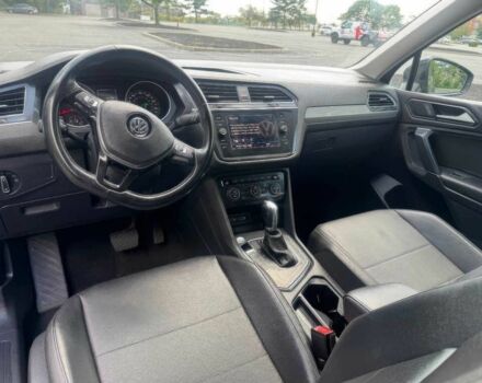 Черный Фольксваген Тигуан, объемом двигателя 2 л и пробегом 37 тыс. км за 13000 $, фото 6 на Automoto.ua