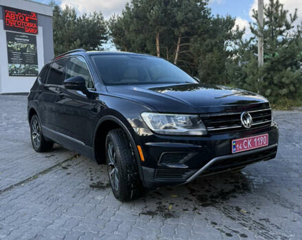 Черный Фольксваген Тигуан, объемом двигателя 1.98 л и пробегом 95 тыс. км за 17200 $, фото 2 на Automoto.ua
