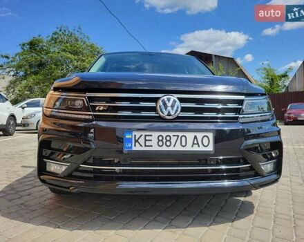 Чорний Фольксваген Тігуан, об'ємом двигуна 2 л та пробігом 101 тис. км за 21000 $, фото 3 на Automoto.ua