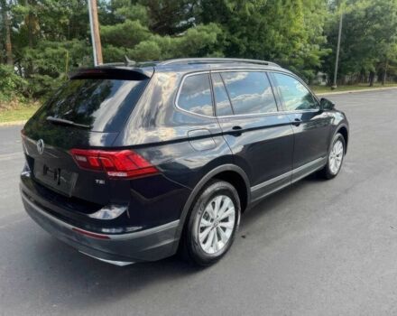 Черный Фольксваген Тигуан, объемом двигателя 2 л и пробегом 37 тыс. км за 13000 $, фото 3 на Automoto.ua