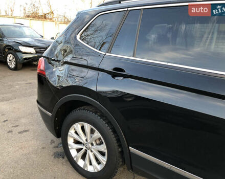 Черный Фольксваген Тигуан, объемом двигателя 2 л и пробегом 188 тыс. км за 12890 $, фото 21 на Automoto.ua