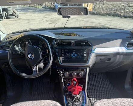 Черный Фольксваген Тигуан, объемом двигателя 2 л и пробегом 130 тыс. км за 21500 $, фото 5 на Automoto.ua