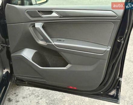 Черный Фольксваген Тигуан, объемом двигателя 1.97 л и пробегом 204 тыс. км за 26990 $, фото 23 на Automoto.ua