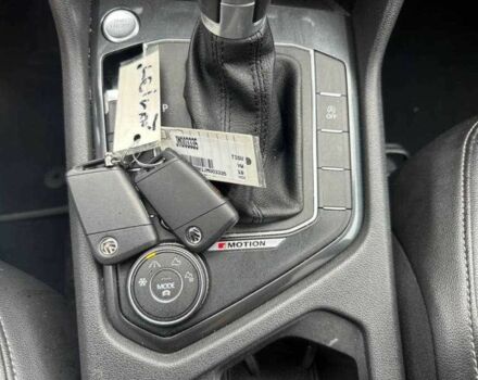 Чорний Фольксваген Тігуан, об'ємом двигуна 2 л та пробігом 71 тис. км за 7000 $, фото 12 на Automoto.ua