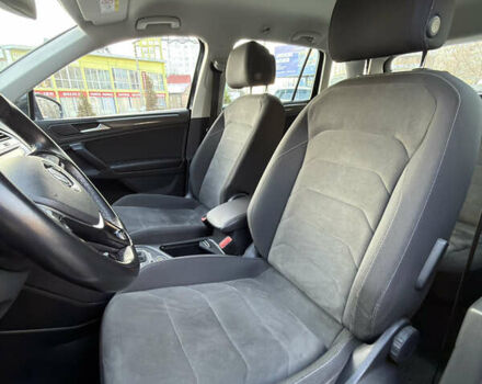 Чорний Фольксваген Тігуан, об'ємом двигуна 1.97 л та пробігом 243 тис. км за 23200 $, фото 7 на Automoto.ua