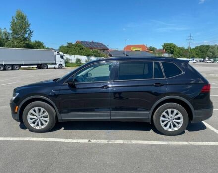 Чорний Фольксваген Тігуан, об'ємом двигуна 2 л та пробігом 138 тис. км за 17300 $, фото 3 на Automoto.ua