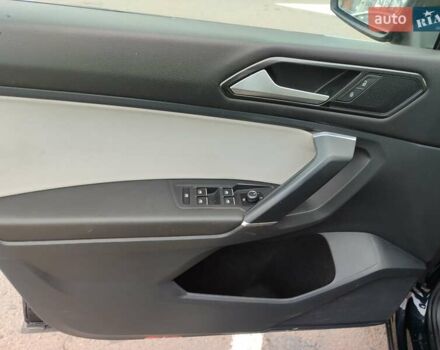 Черный Фольксваген Тигуан, объемом двигателя 1.98 л и пробегом 141 тыс. км за 16900 $, фото 34 на Automoto.ua