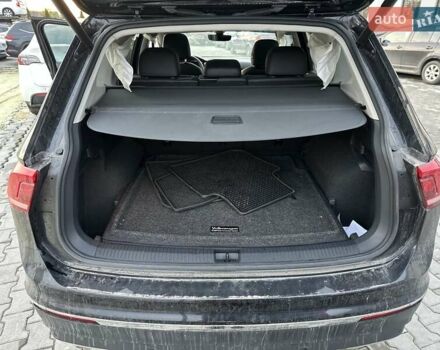 Черный Фольксваген Тигуан, объемом двигателя 2 л и пробегом 94 тыс. км за 17260 $, фото 29 на Automoto.ua