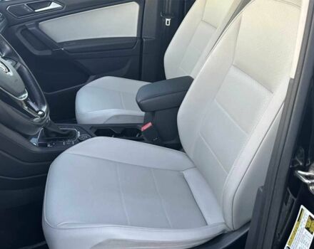 Черный Фольксваген Тигуан, объемом двигателя 2 л и пробегом 109 тыс. км за 11800 $, фото 17 на Automoto.ua