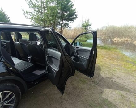 Черный Фольксваген Тигуан, объемом двигателя 2 л и пробегом 110 тыс. км за 25500 $, фото 9 на Automoto.ua