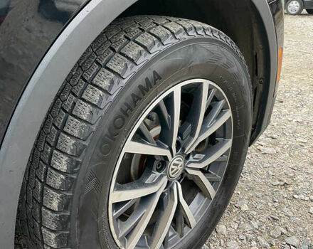 Черный Фольксваген Тигуан, объемом двигателя 2 л и пробегом 183 тыс. км за 19600 $, фото 7 на Automoto.ua