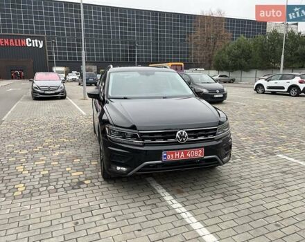 Чорний Фольксваген Тігуан, об'ємом двигуна 2 л та пробігом 124 тис. км за 19500 $, фото 24 на Automoto.ua