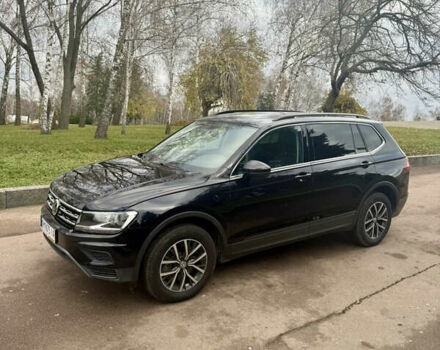 Чорний Фольксваген Тігуан, об'ємом двигуна 2 л та пробігом 159 тис. км за 19000 $, фото 7 на Automoto.ua