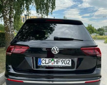 Чорний Фольксваген Тігуан, об'ємом двигуна 2 л та пробігом 223 тис. км за 27799 $, фото 8 на Automoto.ua