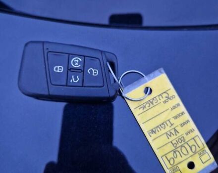 Черный Фольксваген Тигуан, объемом двигателя 1.98 л и пробегом 116 тыс. км за 18900 $, фото 24 на Automoto.ua