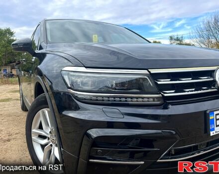 Черный Фольксваген Тигуан, объемом двигателя 2 л и пробегом 170 тыс. км за 21500 $, фото 2 на Automoto.ua