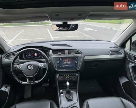 Чорний Фольксваген Тігуан, об'ємом двигуна 2 л та пробігом 124 тис. км за 19500 $, фото 66 на Automoto.ua