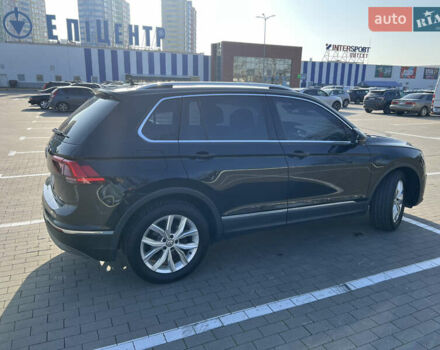 Черный Фольксваген Тигуан, объемом двигателя 2 л и пробегом 67 тыс. км за 26500 $, фото 8 на Automoto.ua