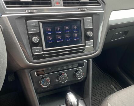 Чорний Фольксваген Тігуан, об'ємом двигуна 2 л та пробігом 66 тис. км за 19499 $, фото 8 на Automoto.ua