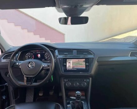 Черный Фольксваген Тигуан, объемом двигателя 2 л и пробегом 35 тыс. км за 17800 $, фото 9 на Automoto.ua