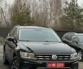 Чорний Фольксваген Тігуан, об'ємом двигуна 2 л та пробігом 200 тис. км за 15900 $, фото 3 на Automoto.ua