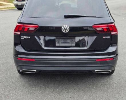 Черный Фольксваген Тигуан, объемом двигателя 2 л и пробегом 41 тыс. км за 8200 $, фото 4 на Automoto.ua