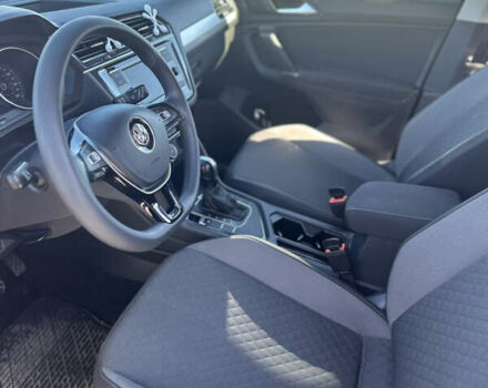 Чорний Фольксваген Тігуан, об'ємом двигуна 2 л та пробігом 76 тис. км за 18900 $, фото 14 на Automoto.ua