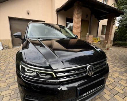 Черный Фольксваген Тигуан, объемом двигателя 1.98 л и пробегом 103 тыс. км за 31000 $, фото 3 на Automoto.ua