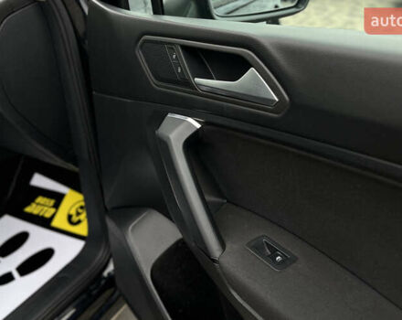 Черный Фольксваген Тигуан, объемом двигателя 1.98 л и пробегом 272 тыс. км за 16200 $, фото 17 на Automoto.ua