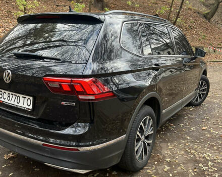 Черный Фольксваген Тигуан, объемом двигателя 1.98 л и пробегом 123 тыс. км за 18500 $, фото 4 на Automoto.ua