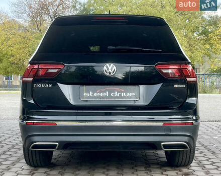 Черный Фольксваген Тигуан, объемом двигателя 1.98 л и пробегом 170 тыс. км за 22499 $, фото 5 на Automoto.ua