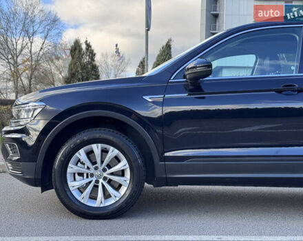 Чорний Фольксваген Тігуан, об'ємом двигуна 2 л та пробігом 109 тис. км за 18950 $, фото 8 на Automoto.ua