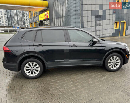Чорний Фольксваген Тігуан, об'ємом двигуна 1.98 л та пробігом 175 тис. км за 14750 $, фото 7 на Automoto.ua