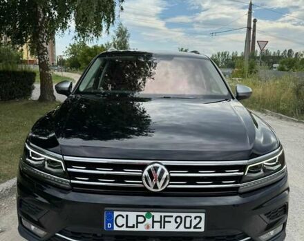 Чорний Фольксваген Тігуан, об'ємом двигуна 2 л та пробігом 223 тис. км за 27799 $, фото 7 на Automoto.ua