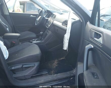 Чорний Фольксваген Тігуан, об'ємом двигуна 2 л та пробігом 115 тис. км за 10100 $, фото 8 на Automoto.ua