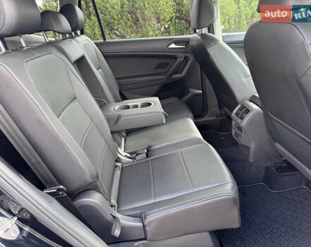 Чорний Фольксваген Тігуан, об'ємом двигуна 2 л та пробігом 109 тис. км за 18950 $, фото 23 на Automoto.ua