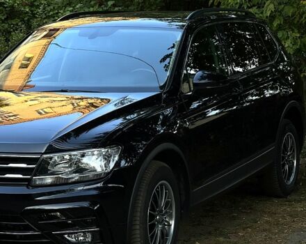 Черный Фольксваген Тигуан, объемом двигателя 2 л и пробегом 112 тыс. км за 19500 $, фото 1 на Automoto.ua