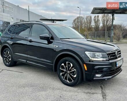 Чорний Фольксваген Тігуан, об'ємом двигуна 2 л та пробігом 74 тис. км за 19900 $, фото 3 на Automoto.ua