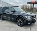 Чорний Фольксваген Тігуан, об'ємом двигуна 2 л та пробігом 74 тис. км за 19900 $, фото 3 на Automoto.ua