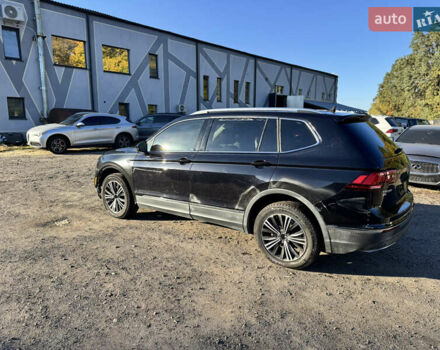 Черный Фольксваген Тигуан, объемом двигателя 2 л и пробегом 133 тыс. км за 11900 $, фото 11 на Automoto.ua